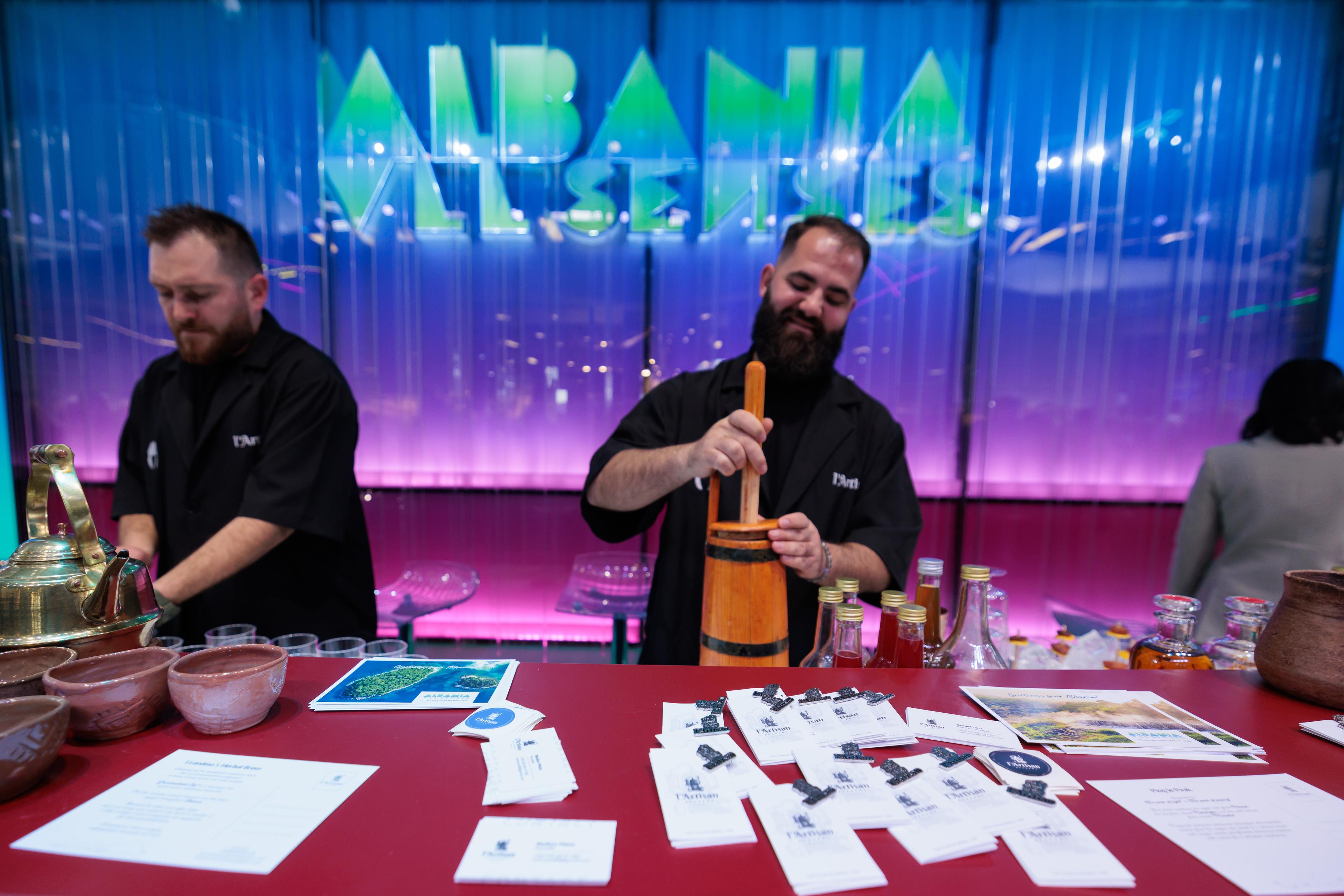 Cocktail crafting session